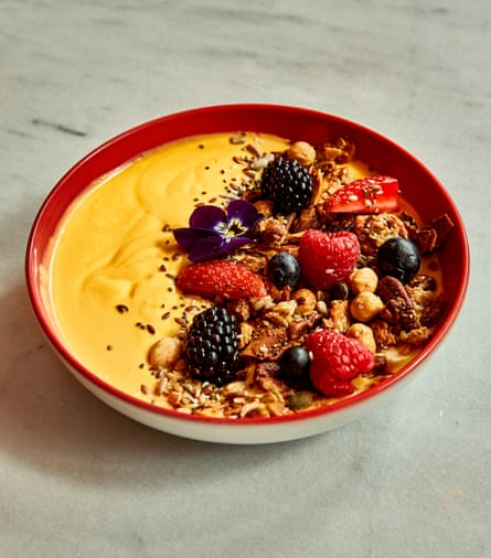Apple Butter’s mango smoothie bowl.