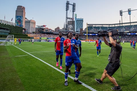 CRYSTAL PALACE F.C. VS SEVILLA F.C.