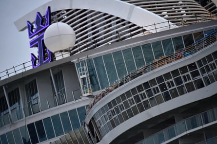 Harmony of the Seas is the world’s largest ship cruise.