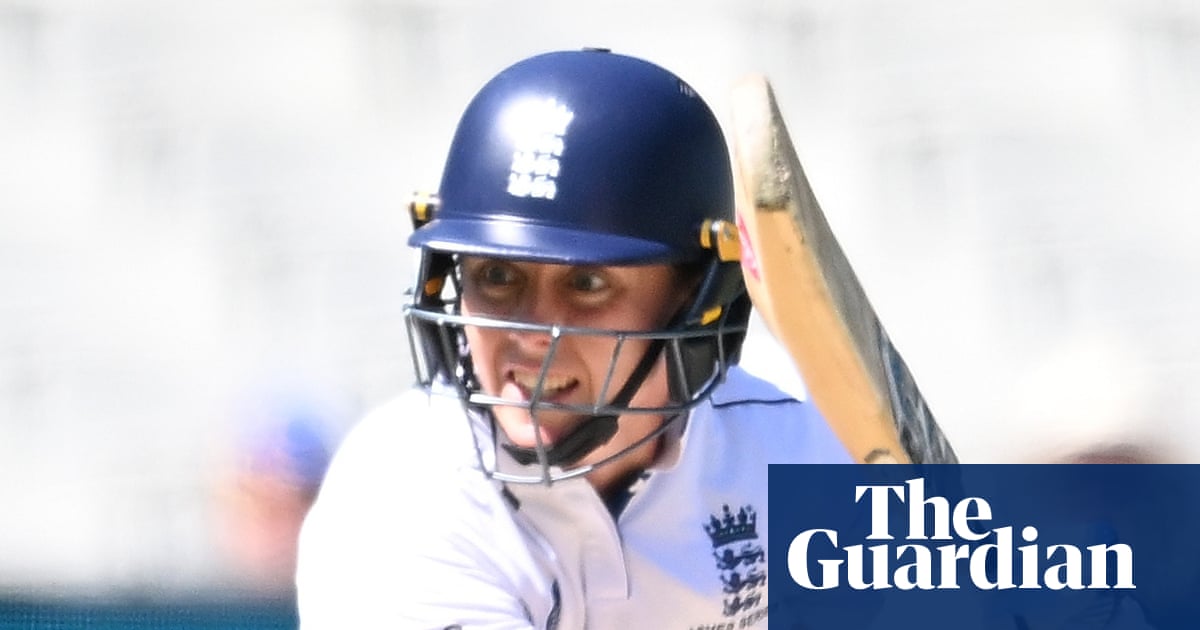 Former England captain Heather Knight to retire from international cricket