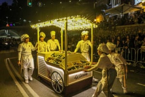Málaga, Spain. A candy float takes part in the parade of the wise men during Epiphany celebrations