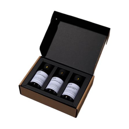 TAYĒR RTD XMAS ESSENTIALS 2.0