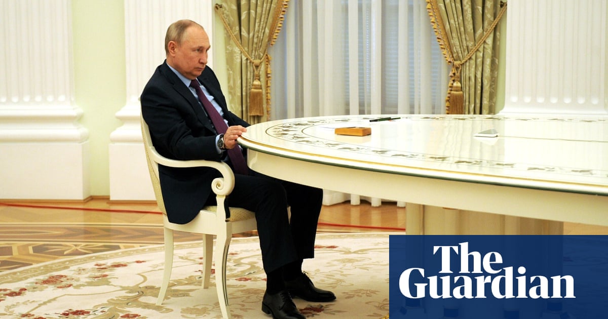 Putin advisers ‘afraid to tell him truth’ about Ukraine error, says GCHQ head