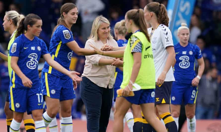 Emma Hayes avec ses joueurs de Chelsea