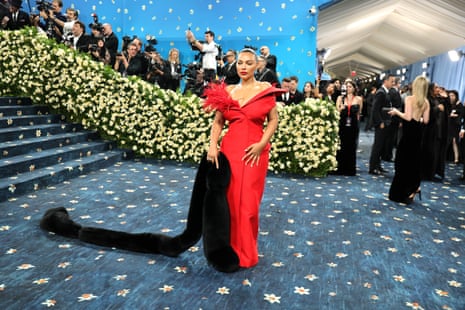 Met Gala 2025 updates: all the stars and red carpet looks from fashion's biggest night as it happened | Met Gala 2025 | The Guardian Met Gala 2025 updates: all the stars and red carpet looks from fashion's biggest night as it happened | Met Gala 2025 | The Guardian