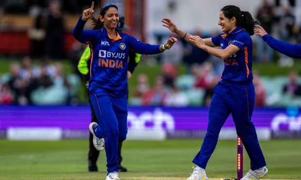 Harmanpreet Kaur celebrates running out Tammy Beaumont