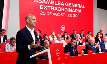 Luis Rubiales gives a speech insisting he will not resign as president of the Spanish football federation on 25 August. 