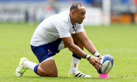 Christian Leali’ifano prepares to kick against Samoa