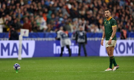 هاندري بولارد يسدد ركلة الجزاء الحاسمة ضد إنجلترا.