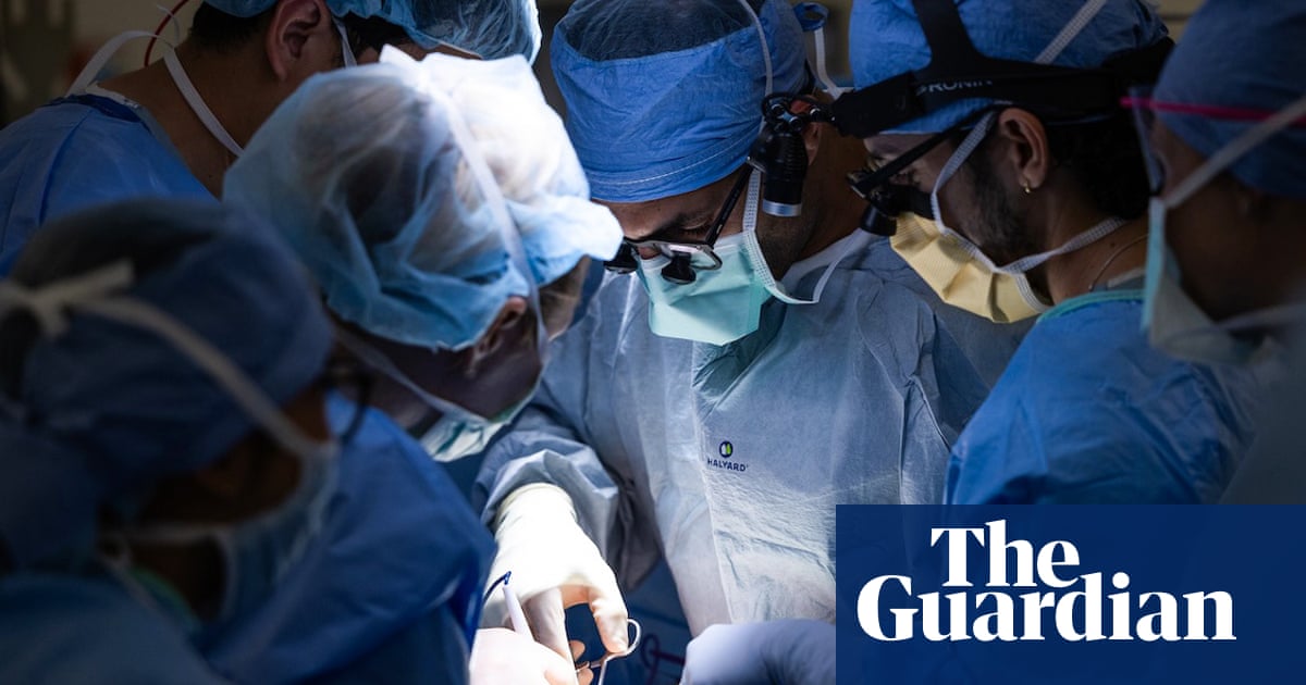 Surgeons in California perform first ever successful bladder transplant