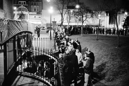 The queue for DMZ at Mass in Brixton, 2008.
