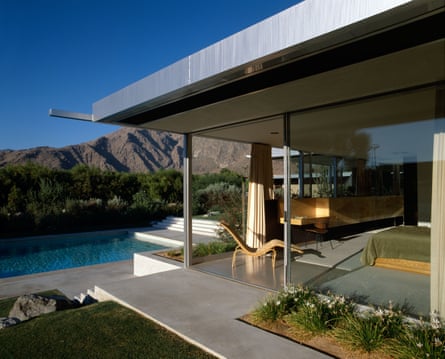 In 2008, the Los Angeles Times and its panel of experts named the Kaufmann Desert House one of the best houses of all times in southern California.
