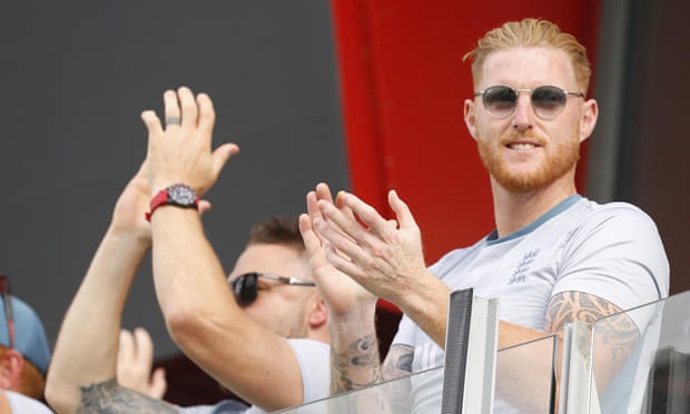 Ben Stokes applauds the century by Ben Foakes