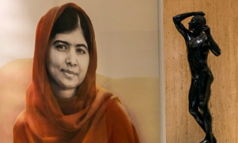 A portrait by the artist Nasser Azam of Malala Yousafzai, the youngest recipient of the Nobel peace prize, was unveiled at the Barber Institute of Fine Arts in Birmingham. 