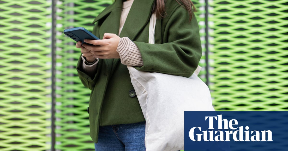 How the ‘forever tote’ became the It bag du jour – and a greenwashing ruse | Fashion How the ‘forever tote’ became the It bag du jour – and a greenwashing ruse | Fashion