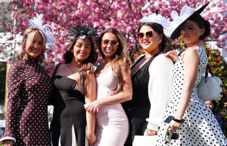 ग्रैंड नेशनल दिवस पर रेसगोर्स।