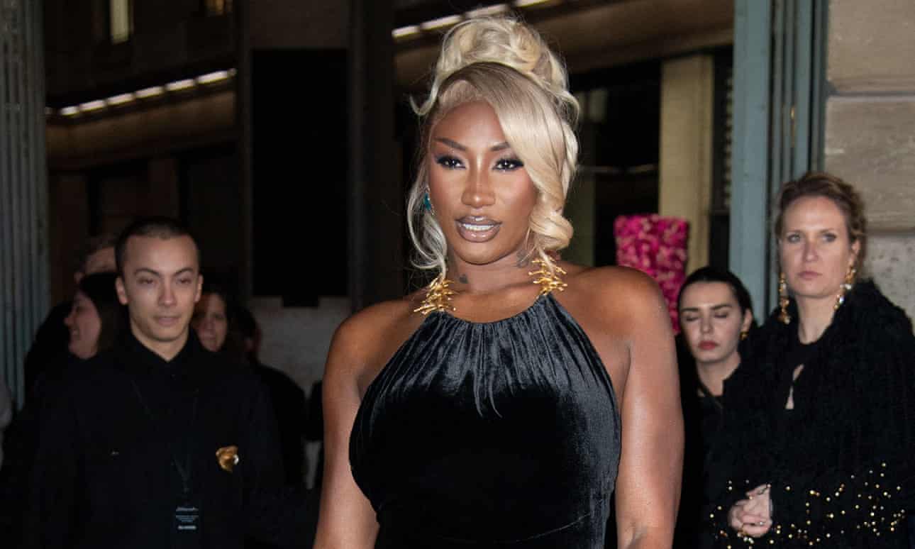 Aya Nakamura, la superestrella del pop en el centro de una tormenta de racismo en los Juegos Olímpicos de París.