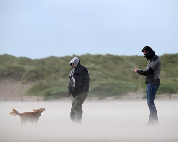 Storm Bram to bring strong winds and heavy rain to UK