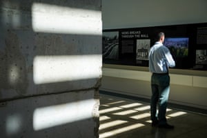 Washington's Newseum nears final deadline amid crisis in US journalism