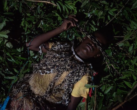 The new generations of Manací residents are present to assume the role from a young age