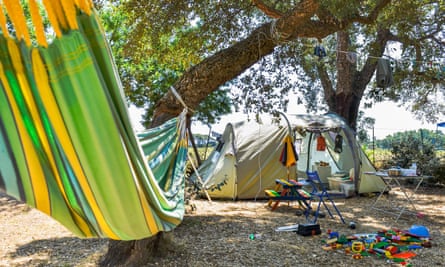 Tent, hammock and toys, Camping Le Campoloro