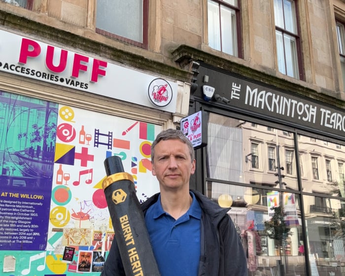 Fire fears as vape shop prepares to open next to Glasgow’s Mackintosh Tearooms