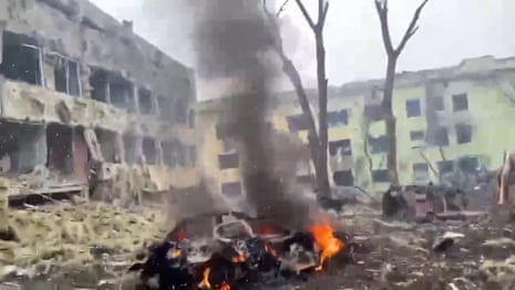 Children's and maternity hospital hit by Russian bombs, say Ukraine authorities – video