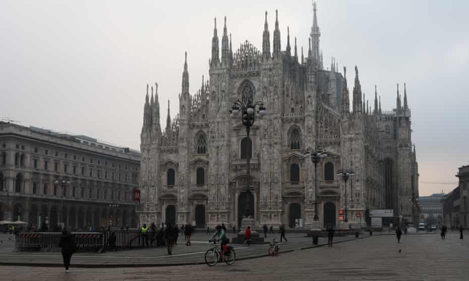 An almost-empty Piazza del Duomo in Milan on 26 February.