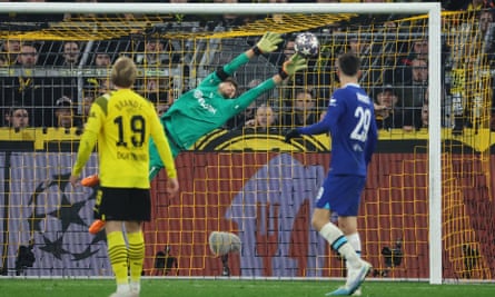 Borussia Dortmund’s Gregor Kobel makes a save against Chelsea.
