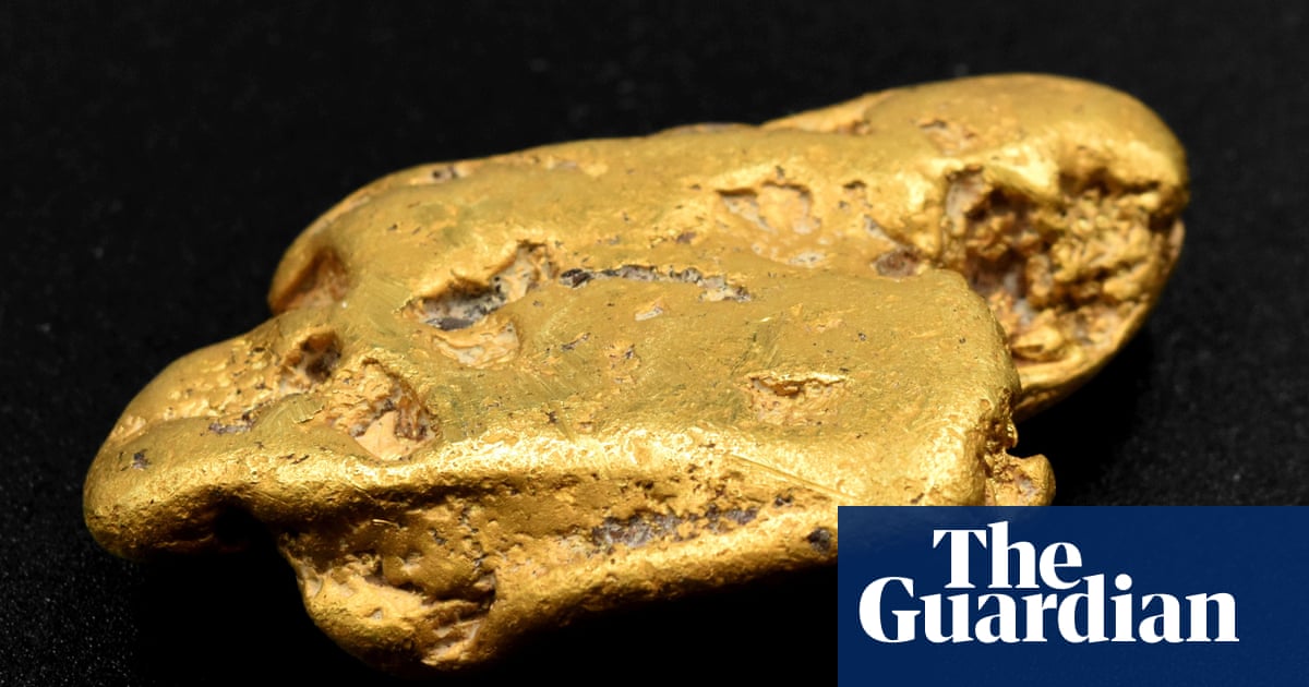 England’s largest gold nugget found in Shropshire with faulty metal detector