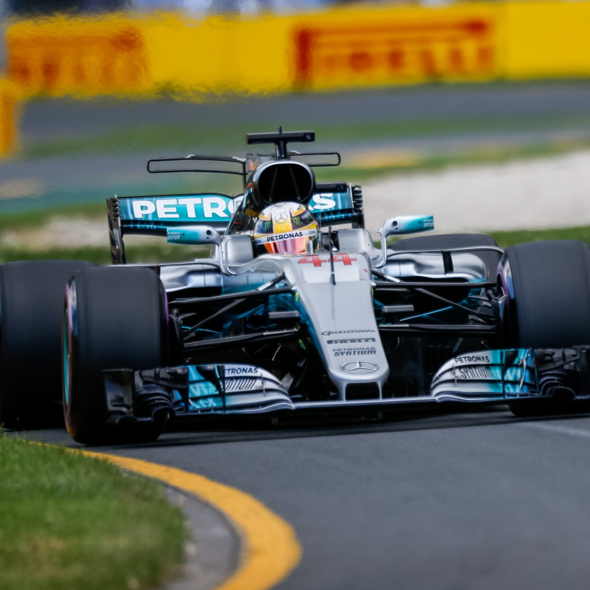 Lewis Hamilton Pips Vettel To Pole For Season Opening F1