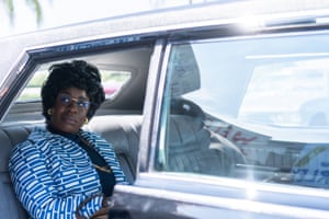 Shirley Chisholm (Uzo Aduba) in Mrs America