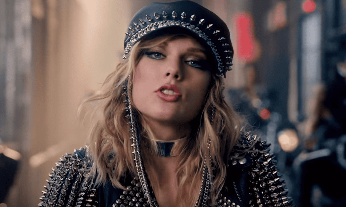 Taylor Swift Unveils Dark Video For Look What You Made Me Do Music The Guardian
