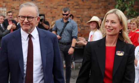 Australia’s prime minister, Anthony Albanese, on the hustings with Tasmanian Labor leader Rebecca White.
