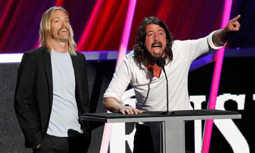 Hawkins and Grohl in 2013