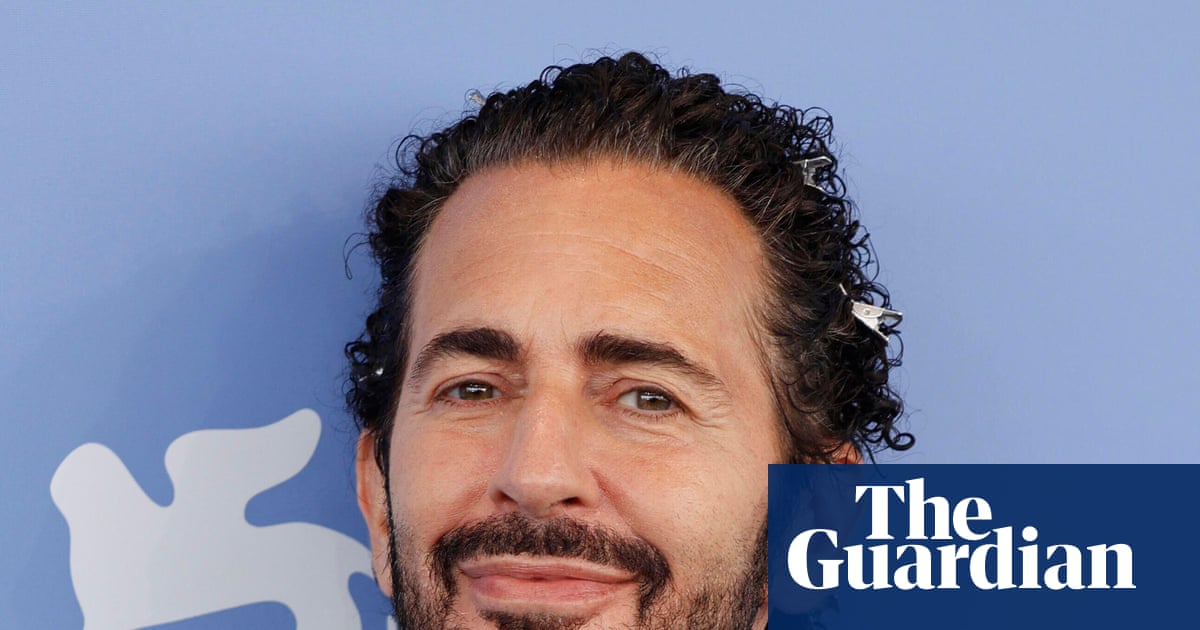Social media and weight loss drugs drive UK rise in facelifts in men and people in their 40s