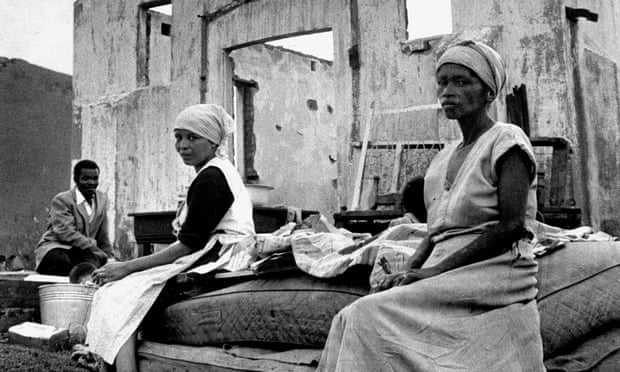 Waiting for the Trucks, Sophiatown, 1959: people whose houses have been demolished before their forced removal to Meadowlands, Soweto.