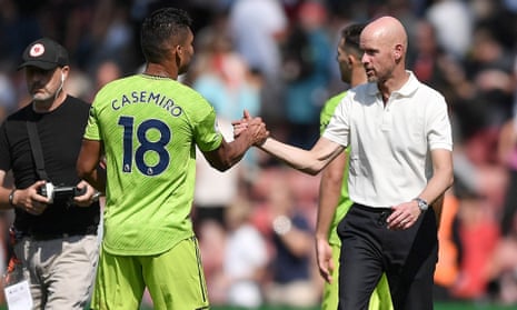 Erik ten Hag with Casemiro after Manchester United's win at Southampton