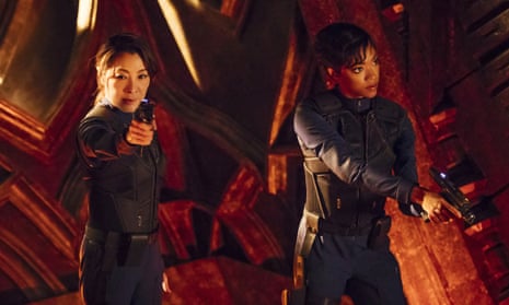 Michelle Yeoh and Sonequa Martin-Green in Star Trek: Discovery.