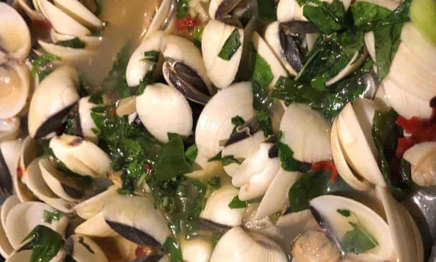 Thai clam hotpot