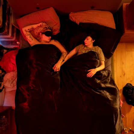 From left: Deeanne and Kyla in bed (time 06.43)
