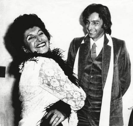Manilow with his mother, Edna in 1978.