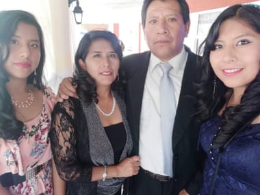 Juan Julio Fernández Hanco with his wife, Clotilde, and daughters Katherine (r) and Nicol