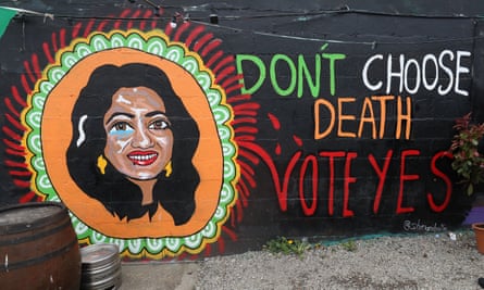 A pro-choice mural in Dublin featuring Savita Halappanavar, urging a yes vote in the referendum.