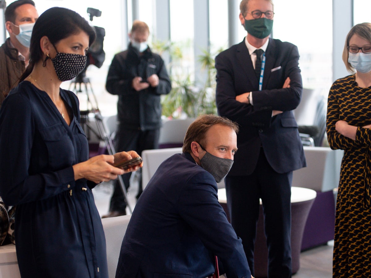 photo Matt Hancock Kissing The Sun https www theguardian com politics 2021 jun 25 no 10 wont launch inquiry into leaking of cctv photo of matt hancock kissing aide
