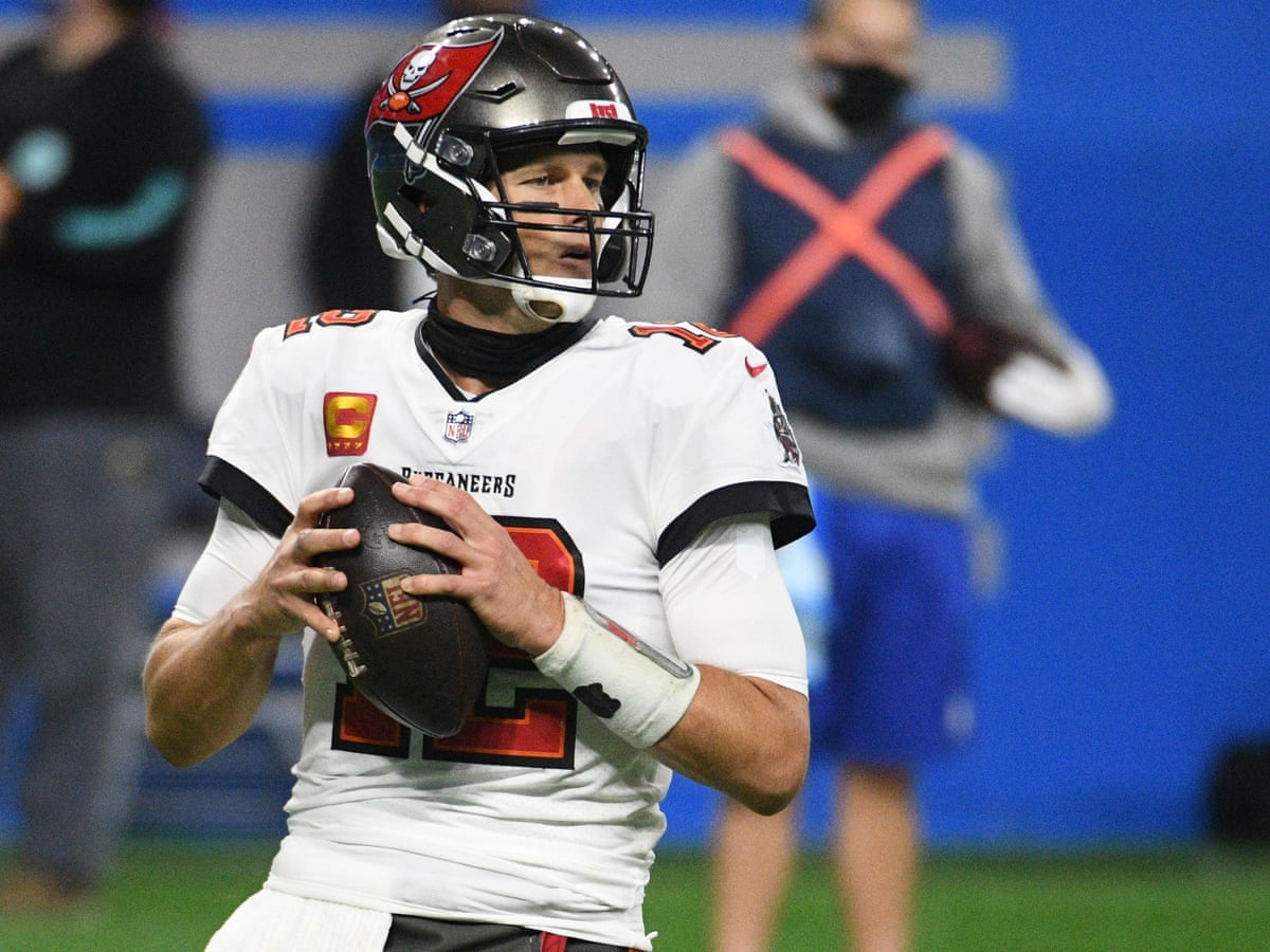 Tom Brady Throws Four Tds As Buccaneers Clinch First Playoff Spot Since 2007 Nfl The Guardian Tom Brady Throws Four Tds As Buccaneers Clinch First Playoff Spot Since 2007 Nfl The Guardian