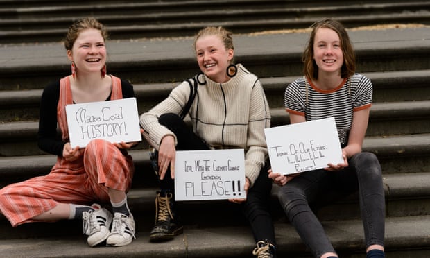 Three climate change school strikers from Castlemaine, Victoria. Nimowei Johnson (R) Harriet O’Shea Carre, Milou Albrecht (L).