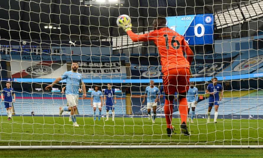 Sergio Agüero watches his tame penalty sail harmlessly into Édouard Mendy’s grasp.