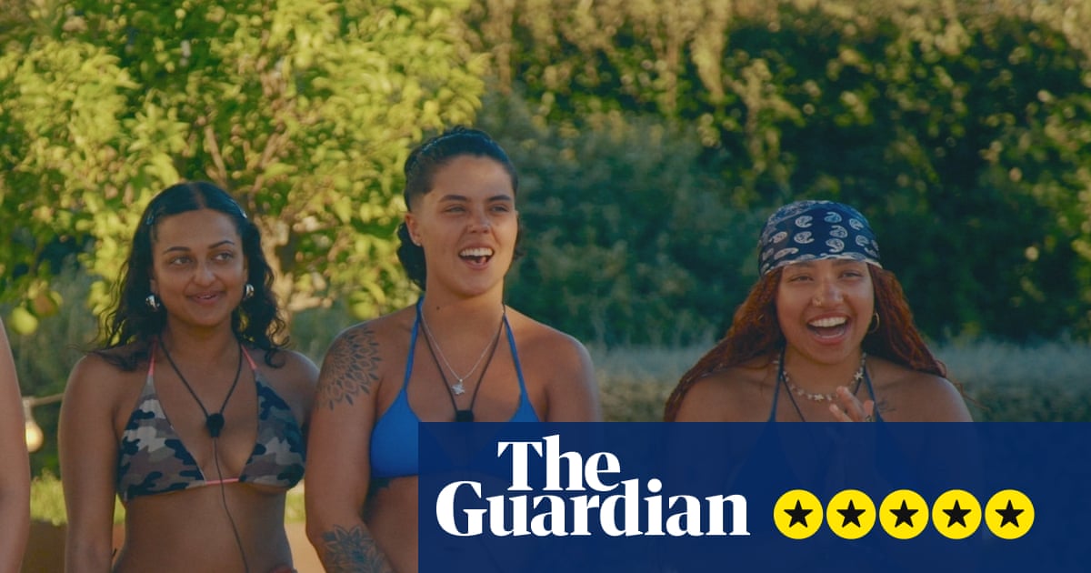 I Kissed a Girl review – this ridiculously fun gay dating show should never have been cancelled