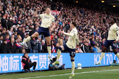 James Tarkowski of Everton celebrates scoring his team’s first goal with teammate Tom King.